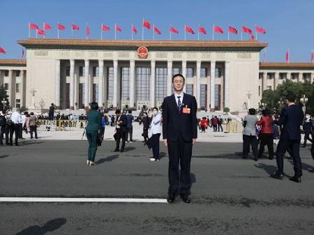 全國人大代表、中航鋰電生產(chǎn)調(diào)度 邢京龍