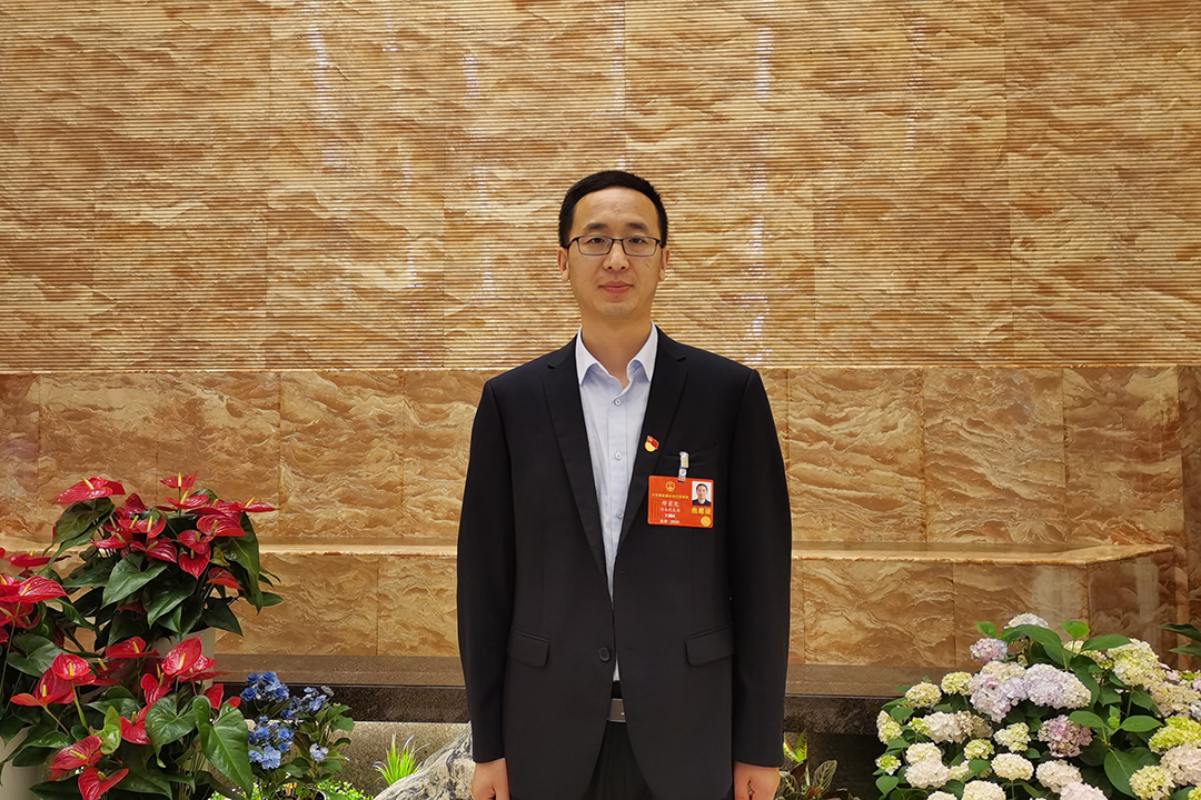 7.全國人大代表、中航鋰電生產(chǎn)調度邢京龍