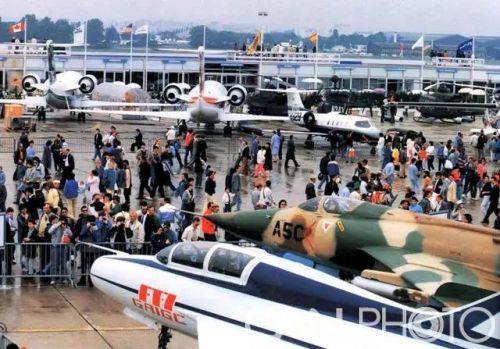 ?中國(guó)航空工業(yè)首次參加巴黎航展 ?中國(guó)航空工業(yè)首次參加巴黎航展